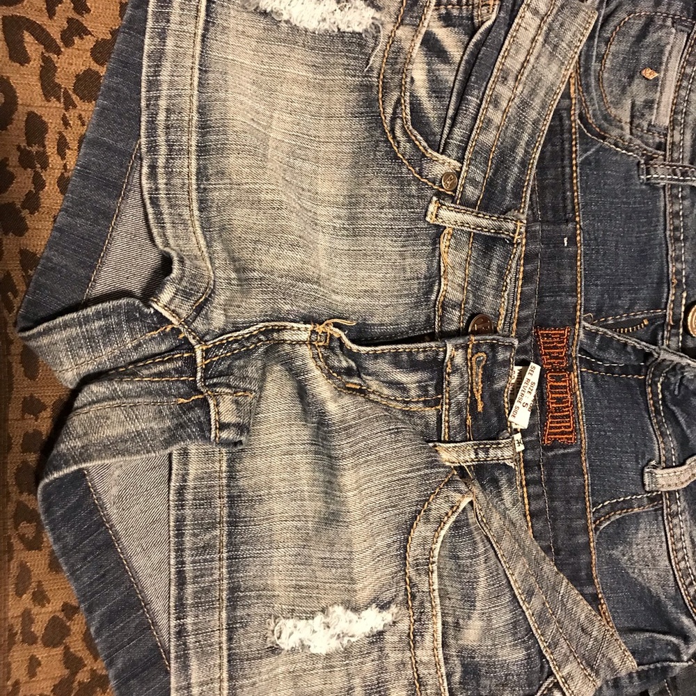 Shorts - Picture 3 of 8